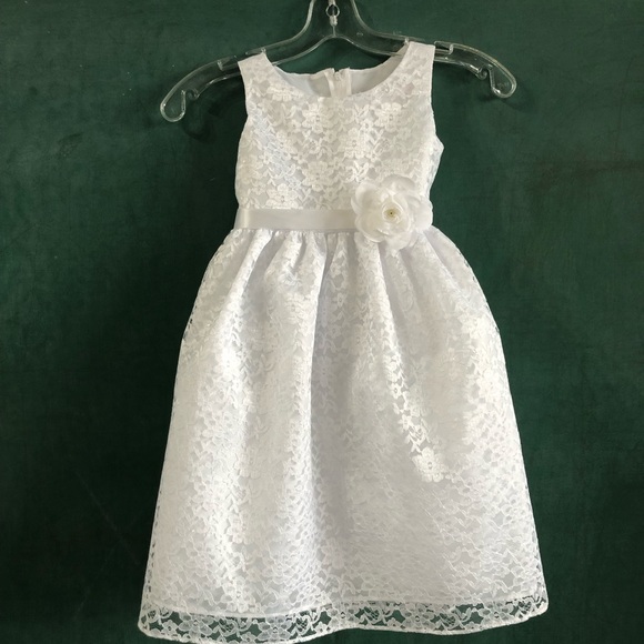 2/150$ - 6Y - flowergirl dresse - Picture 4 of 5